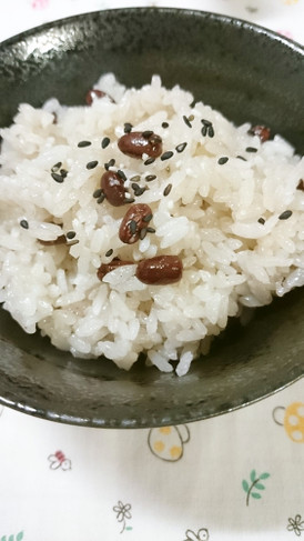 小豆水煮缶と炊飯器*お赤飯