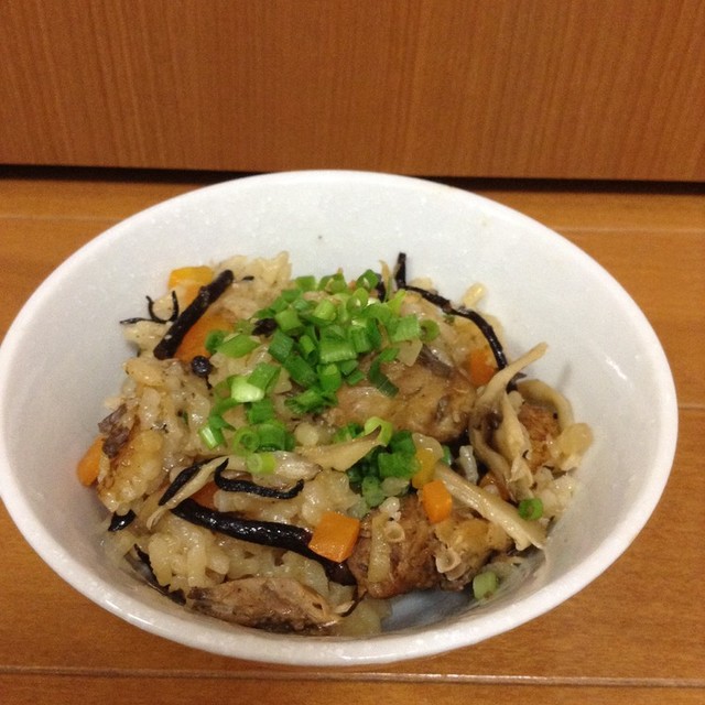 片頭痛に負けないご飯 さばとひじきご飯 レシピ 作り方 By Nano91 クックパッド 簡単おいしいみんなのレシピが378万品