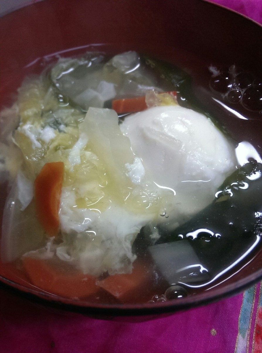 ひとりまるごと1個の卵◆白菜と卵の味噌汁の画像