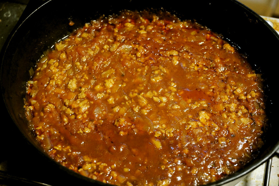 ダッチオーブンで簡単本格ミートソース by 洒々落々 【クックパッド】 簡単おいしいみんなのレシピが390万品