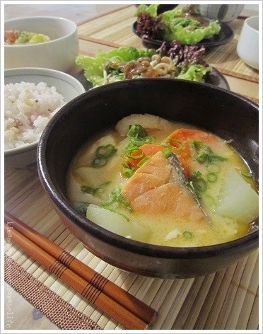 *塩麹と鮭×野菜の味噌スープ*の画像