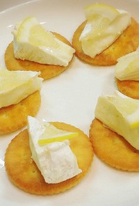 カマンベールチーズの蜂蜜レモンカナッペ