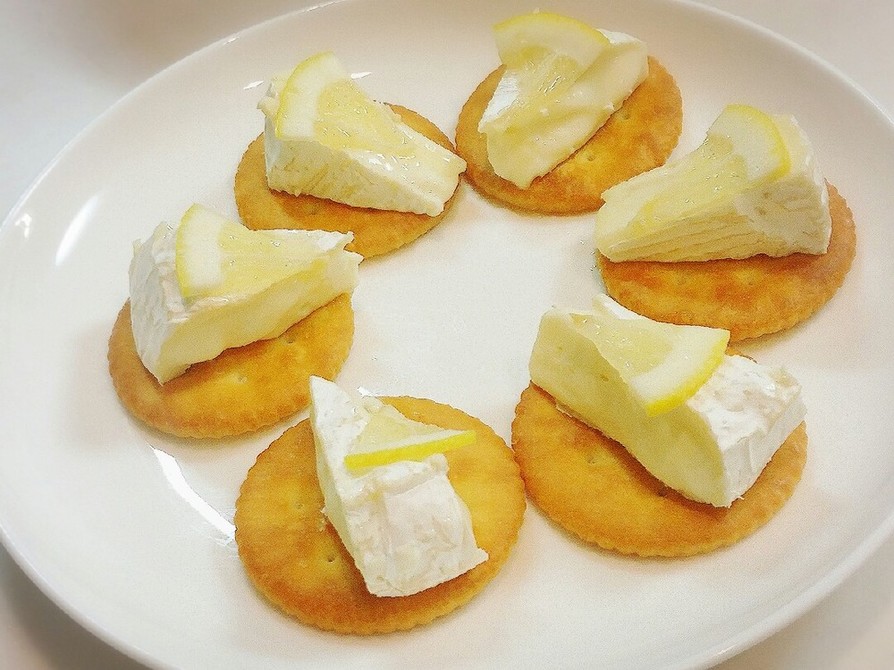 カマンベールチーズの蜂蜜レモンカナッペの画像