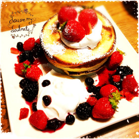 簡単モチモチベリーパンケーキ