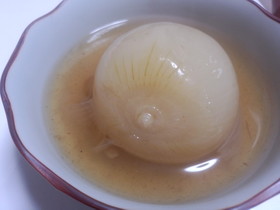 とろとろ熱々、丸ごと玉ねぎのあんかけ煮
