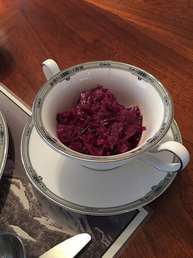 紫キャベツの炒め煮の写真
