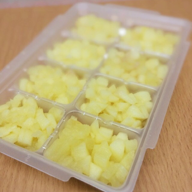 離乳食中期 角切りりんご フリージング レシピ 作り方 By Tapirus クックパッド 簡単おいしいみんなのレシピが360万品 離乳食中期 角切りりんご フリージング レシピ 作り方 By Tapirus クックパッド 簡単おいしいみんなのレシピが360万品