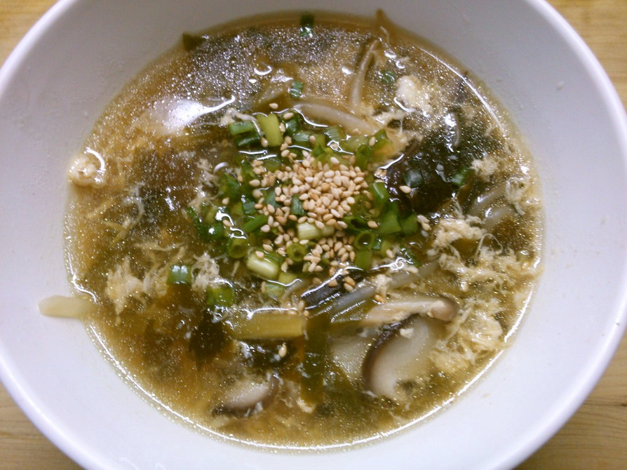 もやし ニラ 卵 ワカメの 中華スープ！の画像