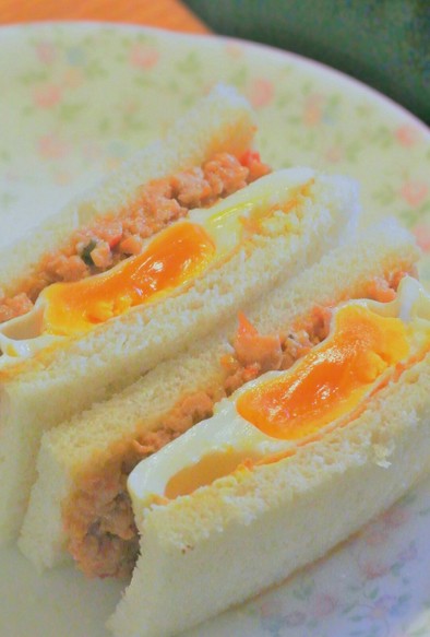簡単！ガパオのタイ風味サンドイッチの写真