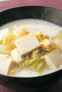 白菜と豆腐の豆乳かきたま汁