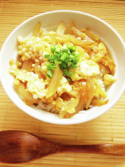 ☺揚げ玉・天かすで簡単♪節約たぬき丼☺の写真