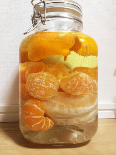 蜜柑と晩白柚とデコポンのリキュールの写真