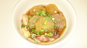 柔らかひいかと大根の煮物