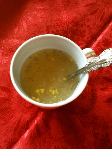 チアシードカップ味噌汁の写真