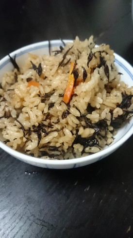 ☆炊飯器で簡単♪合挽き肉のひじきご飯☆