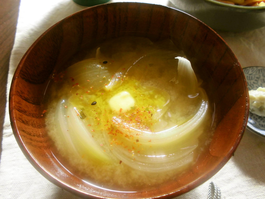 玉ねぎのバター味噌汁の画像