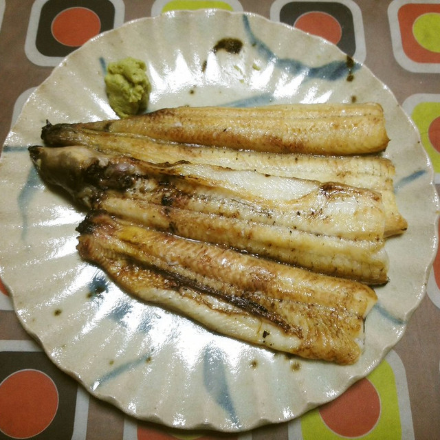 生うなぎで ふっくら焼き立て鰻の白焼き レシピ 作り方 By Mihotti33 クックパッド 簡単おいしいみんなのレシピが372万品