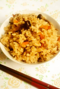 ☺豆腐と人参としめじの簡単炊き込みご飯☺