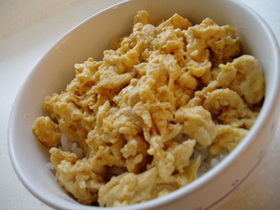 ■超簡単!かなりハマる!■マヨたま丼■