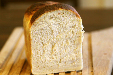 自家製酵母の湯種食パンの写真