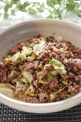 レタスの塩昆布チャーハン