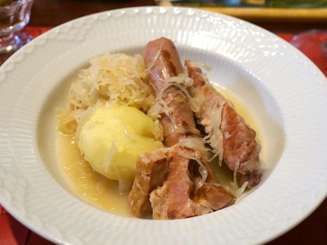 ３種のお肉で美味 シュークルート レシピ 作り方 By Monvivre クックパッド 簡単おいしいみんなのレシピが352万品