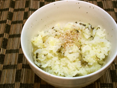 簡単！❀高菜と塩昆布の炊き込みご飯の写真