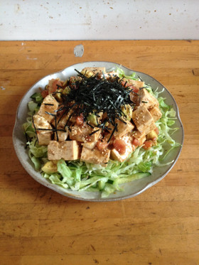 居酒屋風、豆腐とアボカドのサラダ