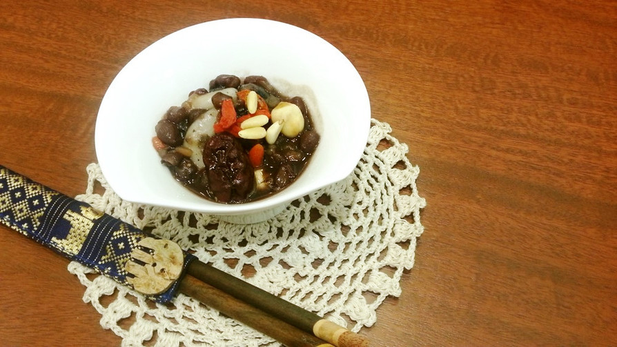 薬膳レシピ：黒豆の煮物を使ったぜんざいの画像