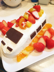 お誕生日ケーキ＊新幹線の写真