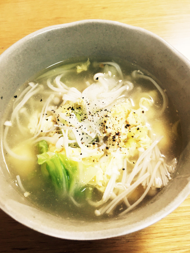 生姜でポカポカ☆白菜とエノキのスープの画像