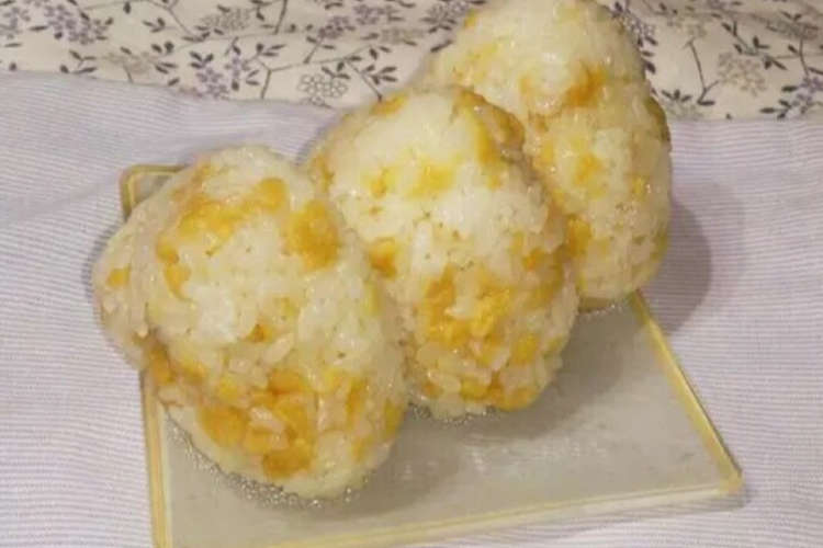 ご飯にベストマッチ 天かすおにぎり レシピ 作り方 By マリネ クックパッド 簡単おいしいみんなのレシピが366万品