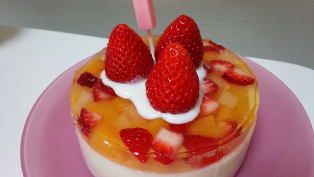１歳の誕生日に ゼリーケーキ レシピ 作り方 By えみだいとまひな クックパッド 簡単おいしいみんなのレシピが351万品