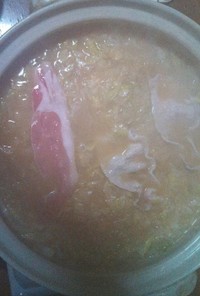 白菜と豚肉の味噌バター鍋
