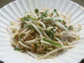 ごま麺つゆマヨ! にらもやし納豆サラダ♡