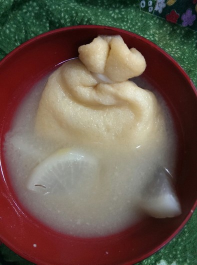 もちきんちゃくの味噌汁の写真