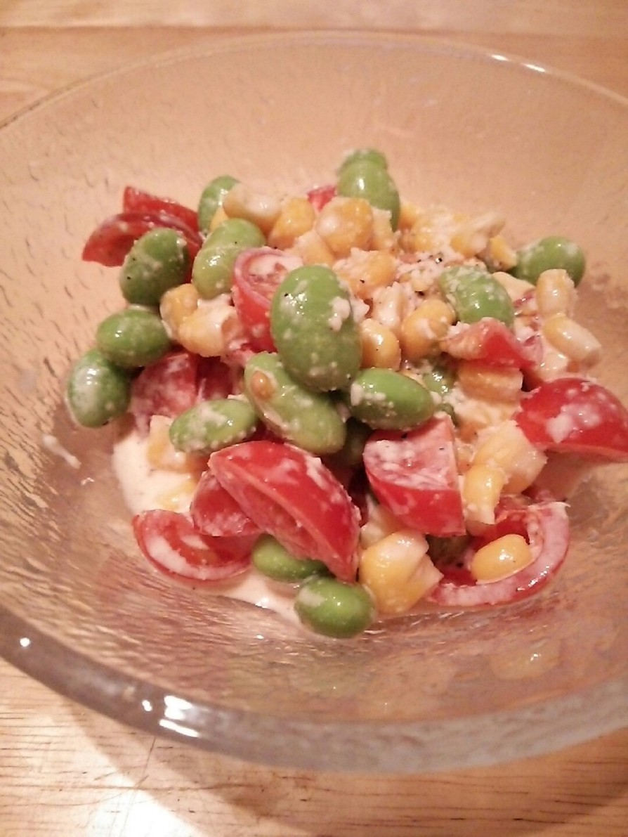 枝豆とコーンとトマトのサラダの画像