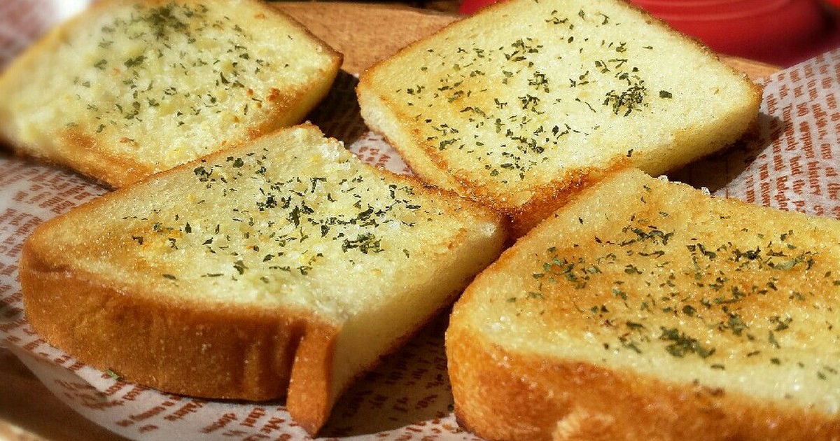 チーズを使った個別ガーリックロールのレシピ