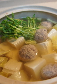 肉団子・白菜・豆腐・豆苗の鍋