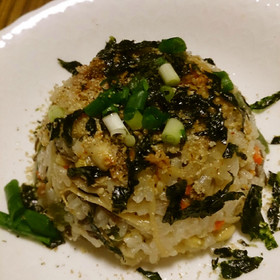 市販のビビンバの具で炊き込みご飯♪