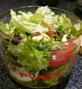 ジャーサラダ+ナッツ&レーズンで更に美味