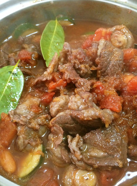 簡単☆牛すじのトマト・赤ワイン煮込み☆
