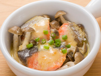 【簡単朝食】きのこと鮭のレンジ味噌マヨの画像