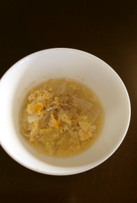 白菜と卵とエノキの中華スープ