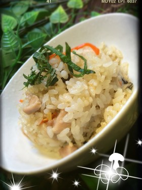 なめこと冷蔵庫の余り物で炊き込みご飯