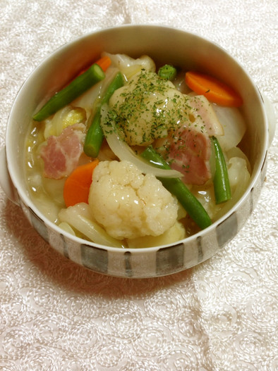 カリフラワーと白菜のスープ煮の写真