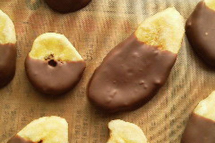 バナナチップのチョコかけスナック レシピ 作り方 By Aquamalin クックパッド 簡単おいしいみんなのレシピが361万品