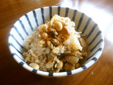大豆と塩昆布の土鍋ご飯♪の写真