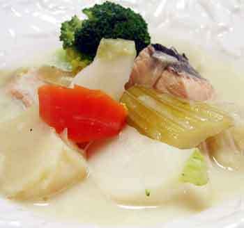 サーモンと野菜の豆乳スープの画像