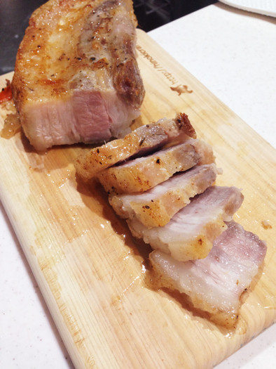 簡単美味しい豚バラブロックオーブン焼きの写真